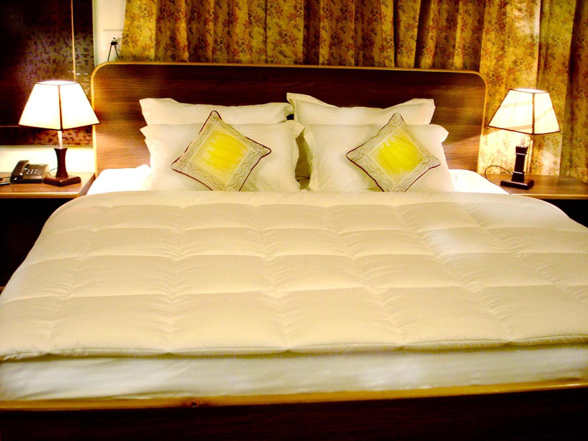 Ikraam Inn Bed & Breakfast Srīnagar 외부 사진