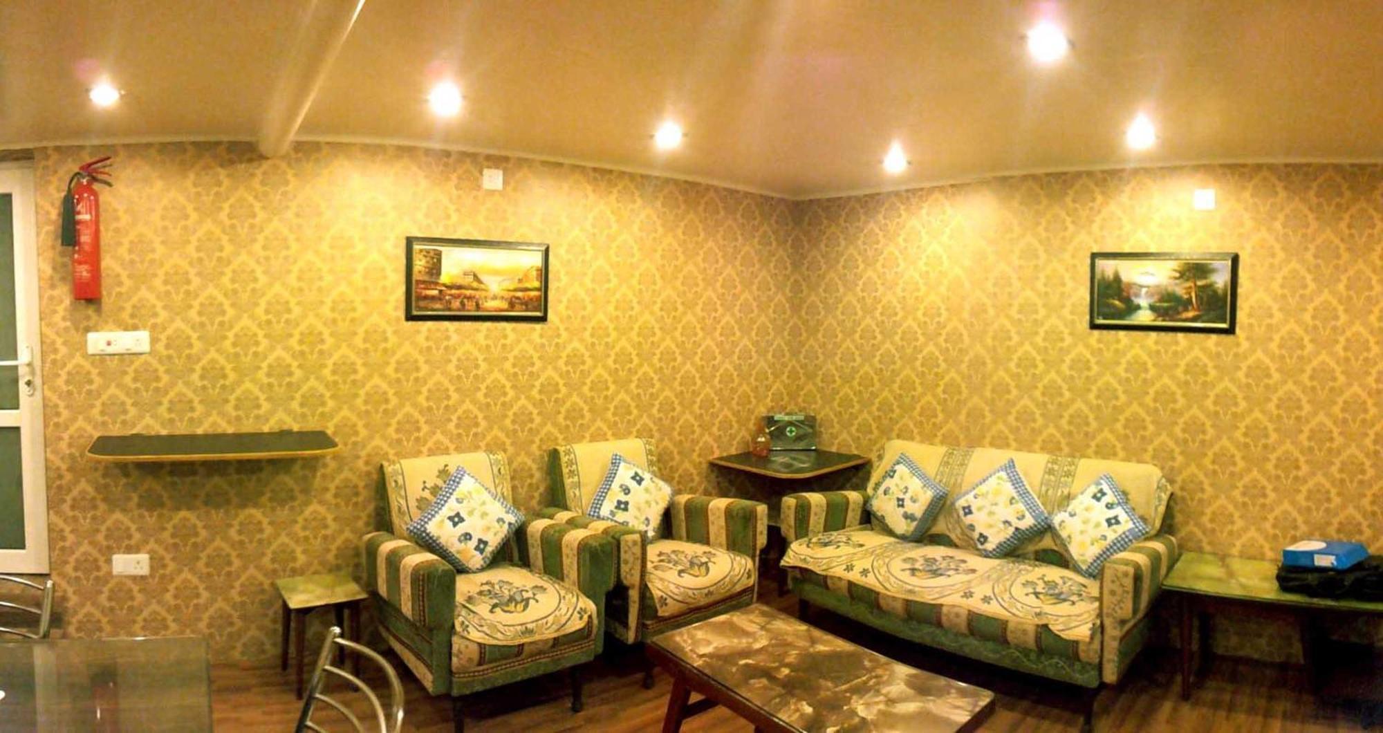 Ikraam Inn Bed & Breakfast Srīnagar 외부 사진